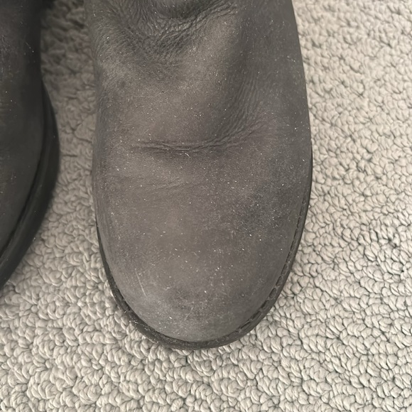 Vionic Rosa shearling and suede boots - Picture 4 of 8